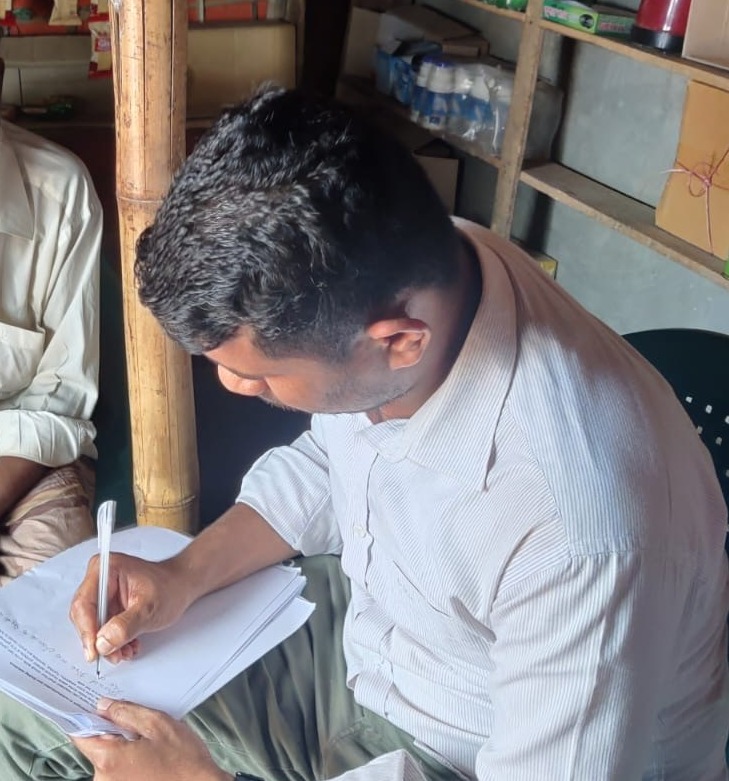 Health care worker in Rohingya camp - talking about health care barriers